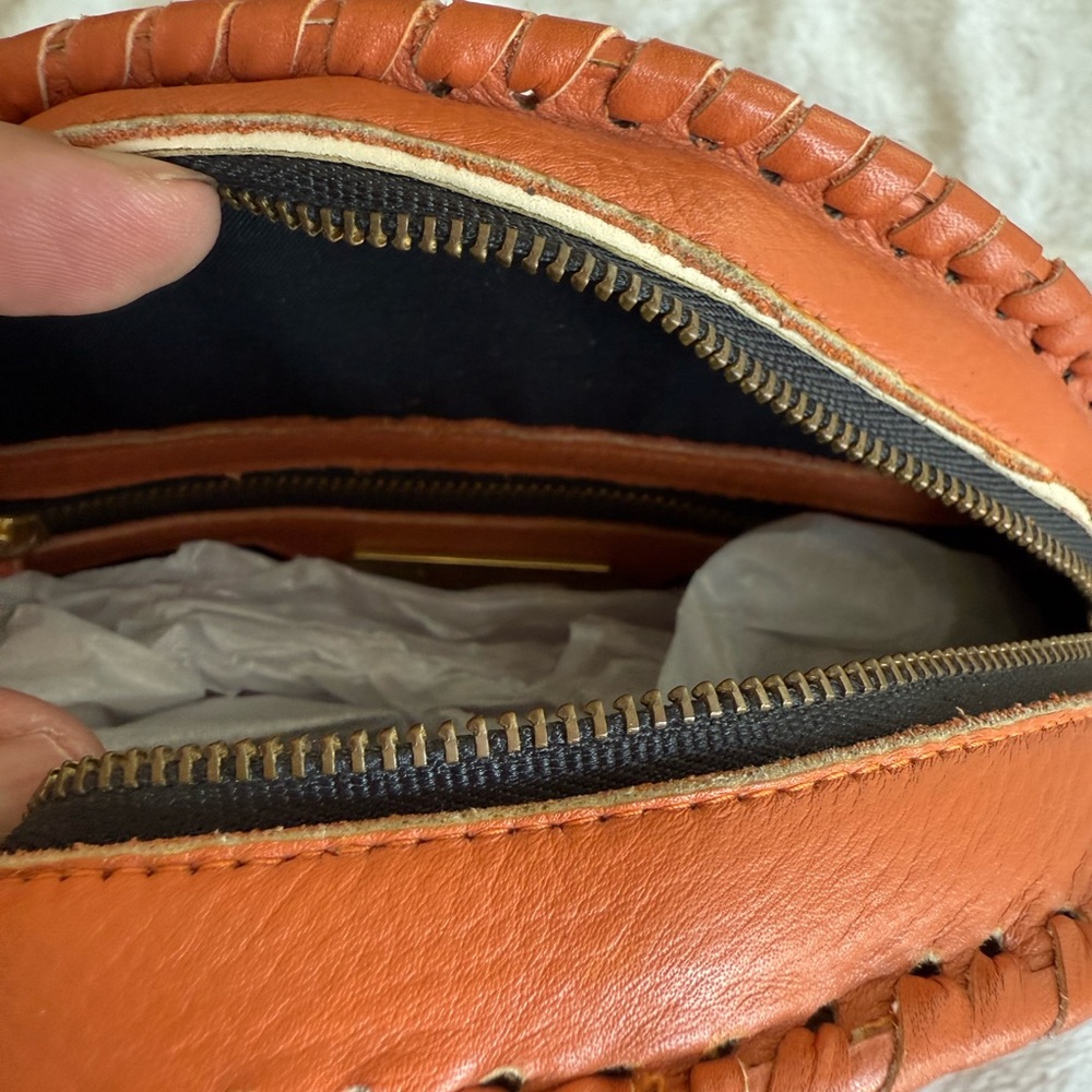 CLEOBELLA OBRAND CLEATHER CANTEEN STYLE SHOULDER BAG WITH WOVEN DETAILS - Picture 5 of 11